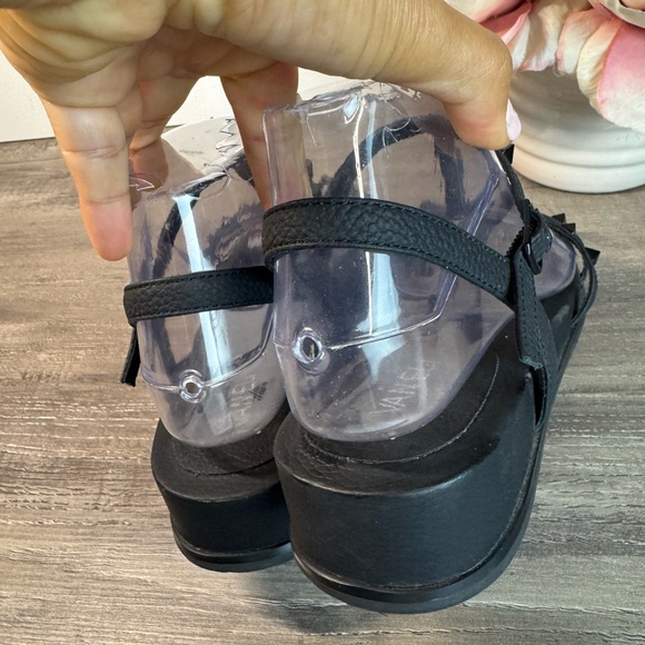 Vaneli Nelina Black Studded Sandals size 8.5 $100 EUC - Picture 10 of 11